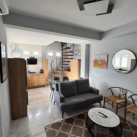 Casa De La Columna, Triana Apartment เซบีญา ภายนอก รูปภาพ