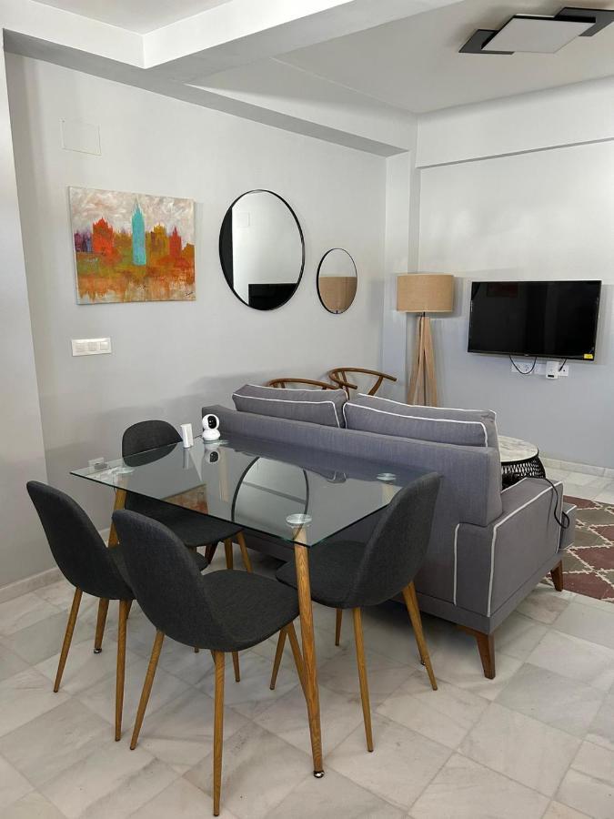 Casa De La Columna, Triana Apartment เซบีญา ภายนอก รูปภาพ