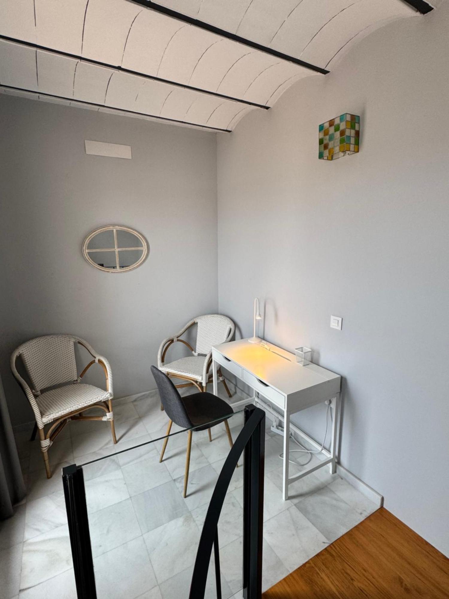 Casa De La Columna, Triana Apartment เซบีญา ภายนอก รูปภาพ